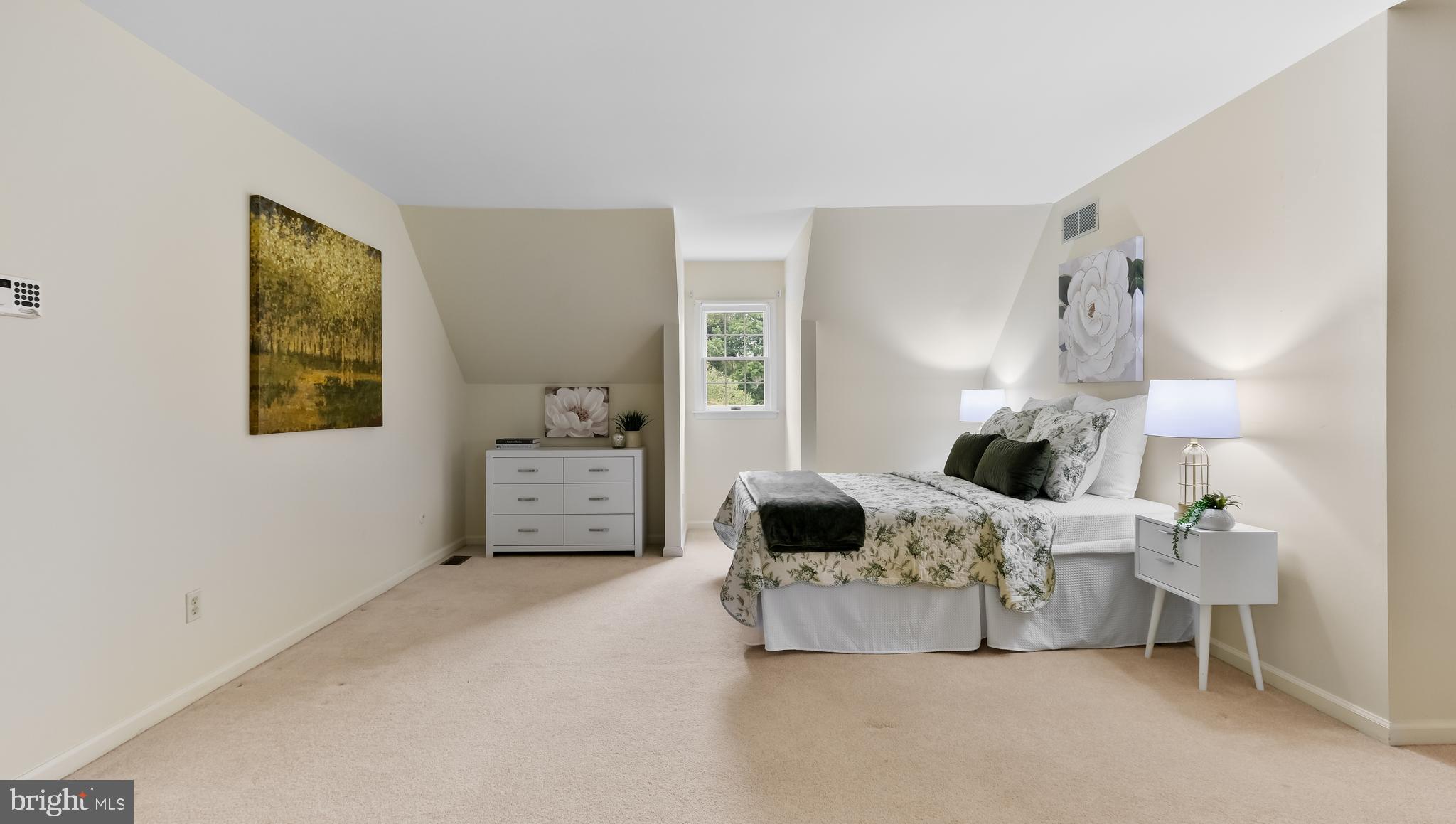 5725 COTTAGEVILLE LANE