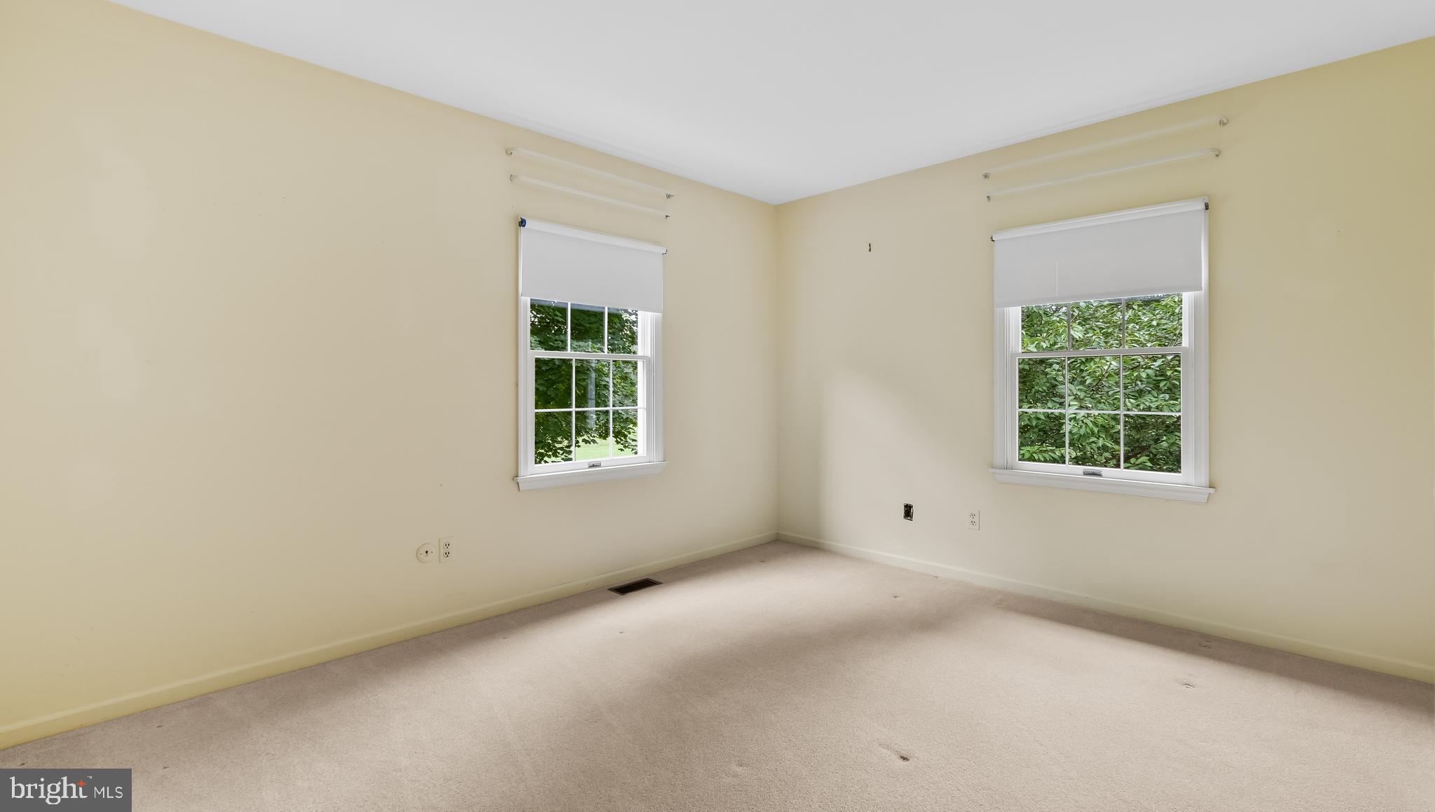 5725 COTTAGEVILLE LANE