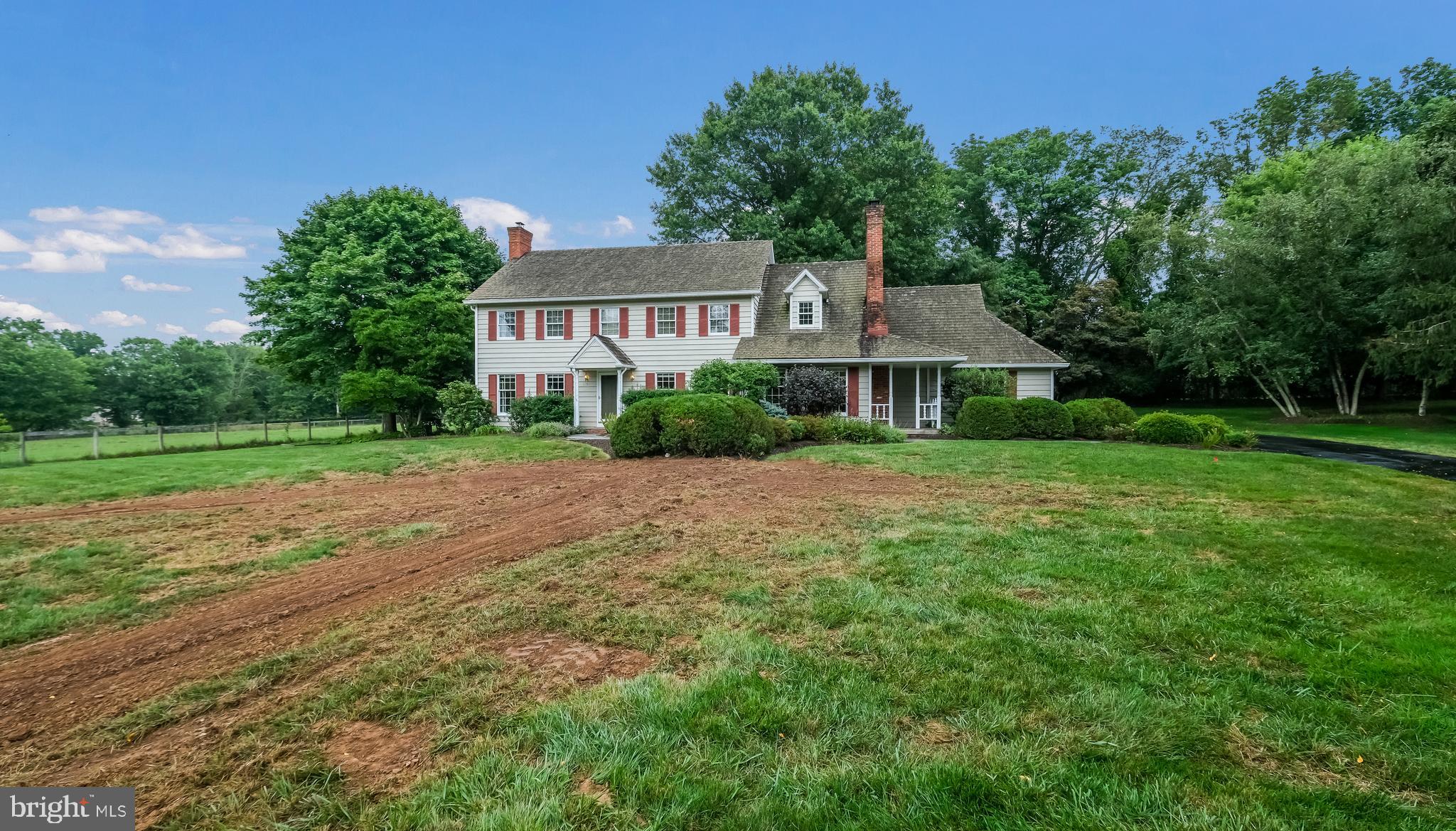 5725 COTTAGEVILLE LANE