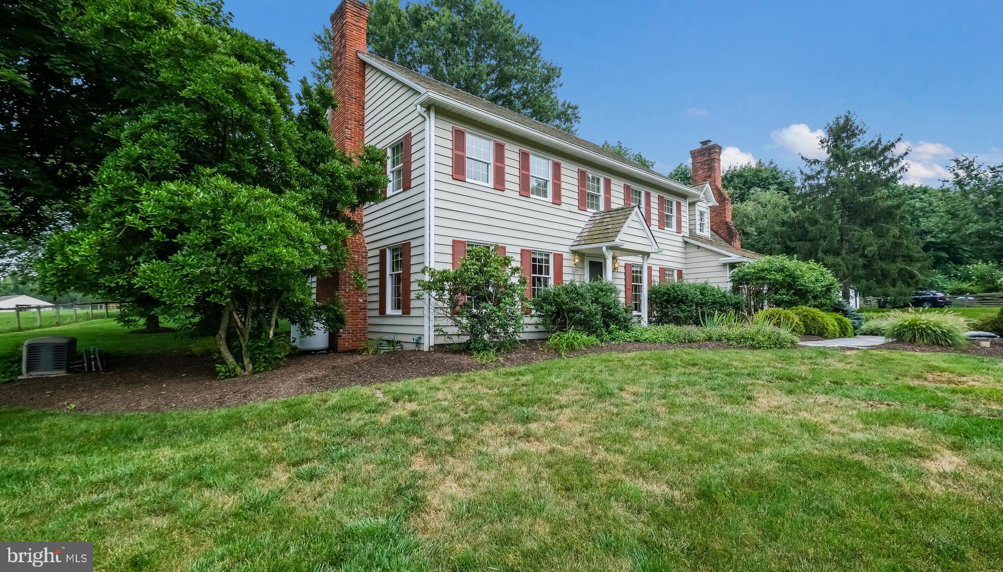 5725 COTTAGEVILLE LANE