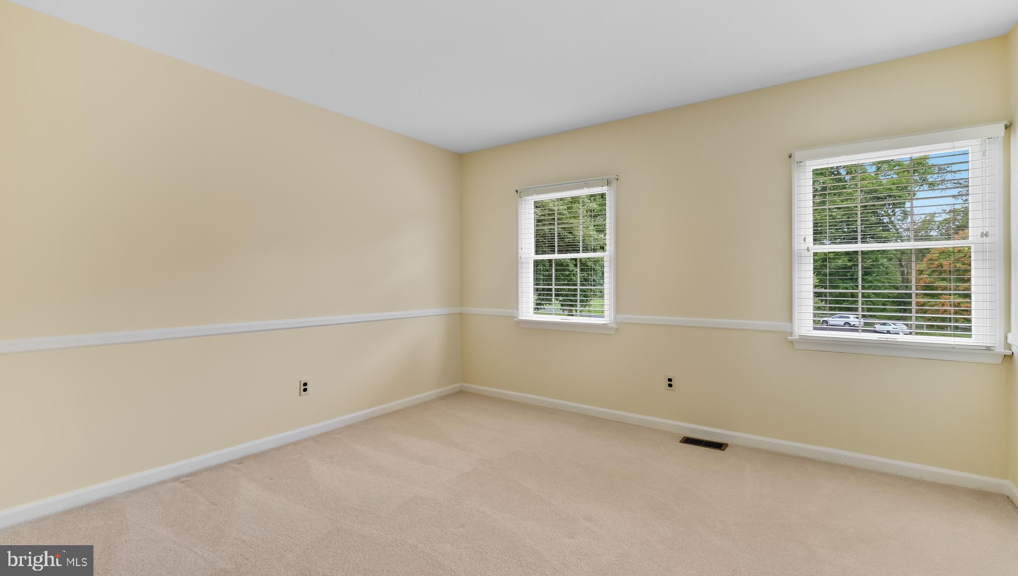 5725 COTTAGEVILLE LANE