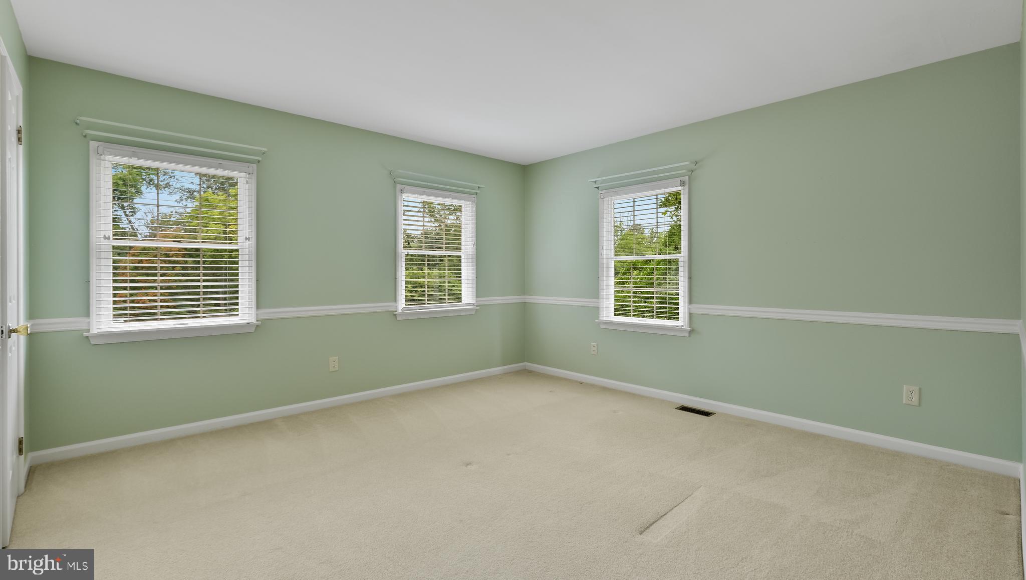 5725 COTTAGEVILLE LANE