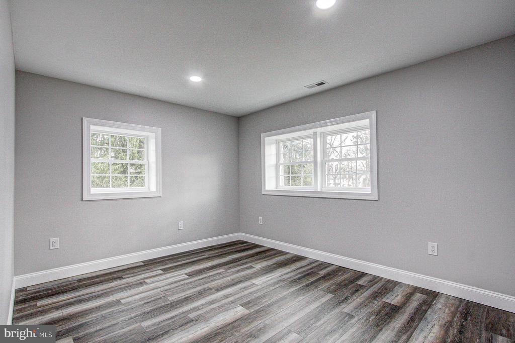 4978 BENSALEM BOULEVARD
