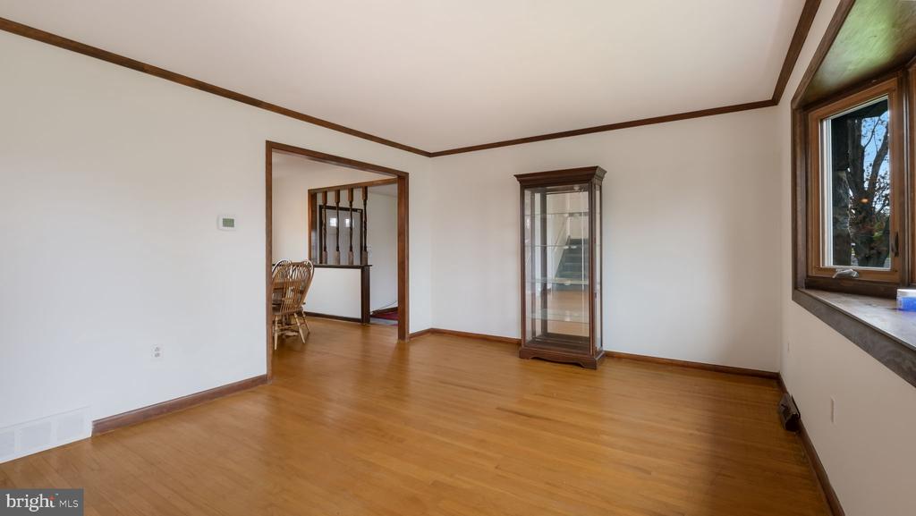 1243 TULIP ROAD