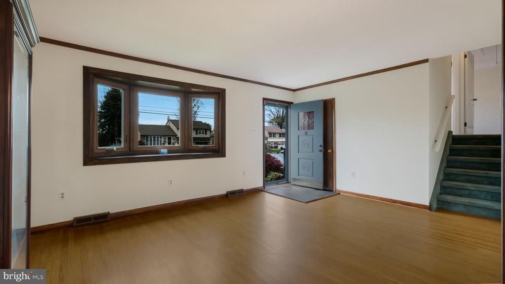 1243 TULIP ROAD