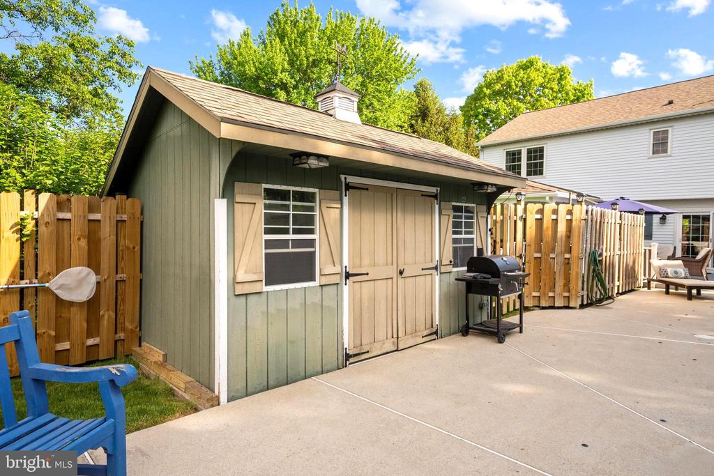 3970 SHERWOOD LANE