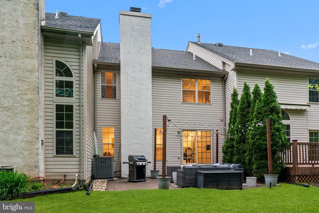 5061 ROSEWOOD DRIVE