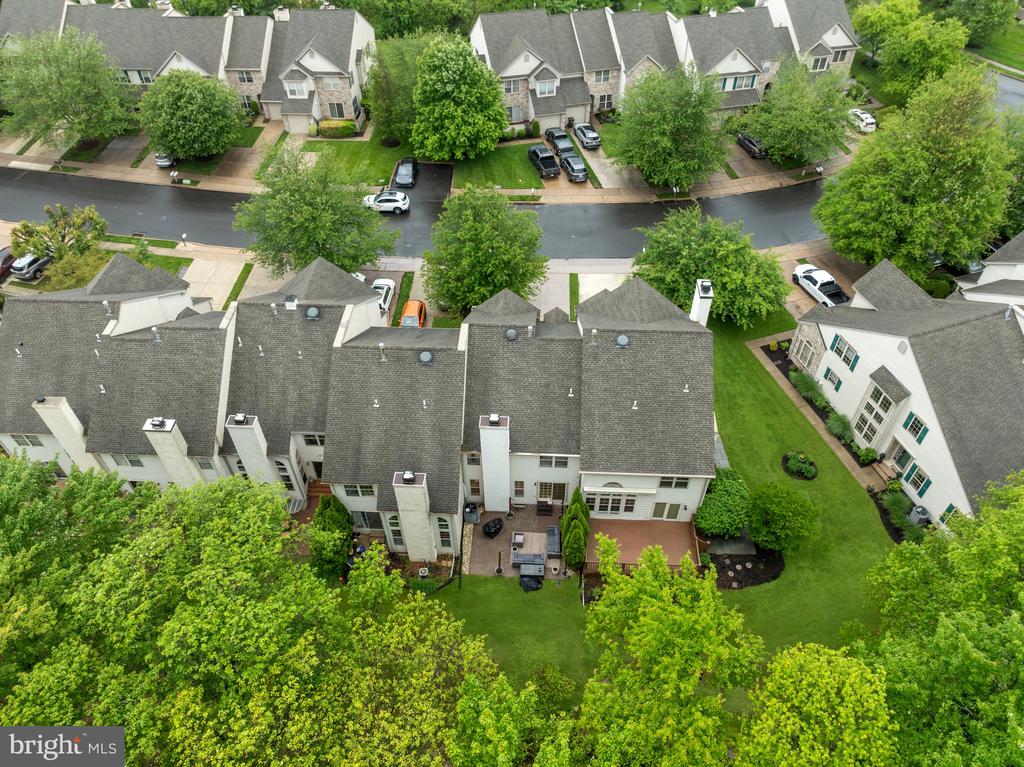 5061 ROSEWOOD DRIVE