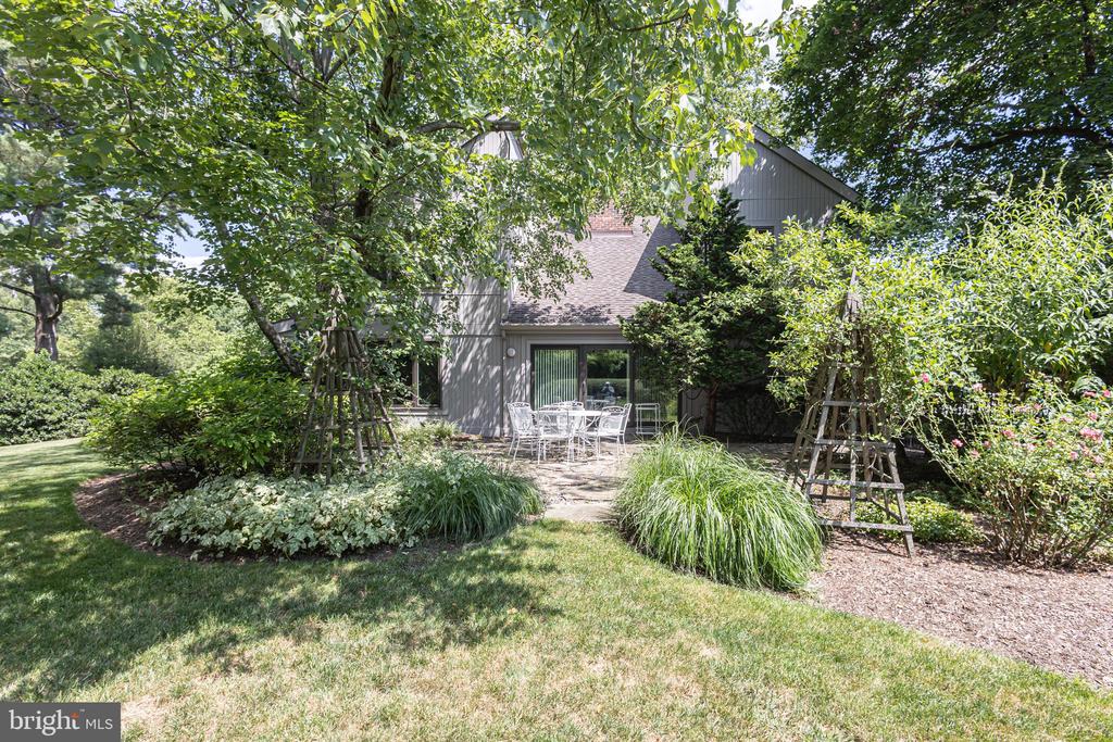 866 WEBER DRIVE