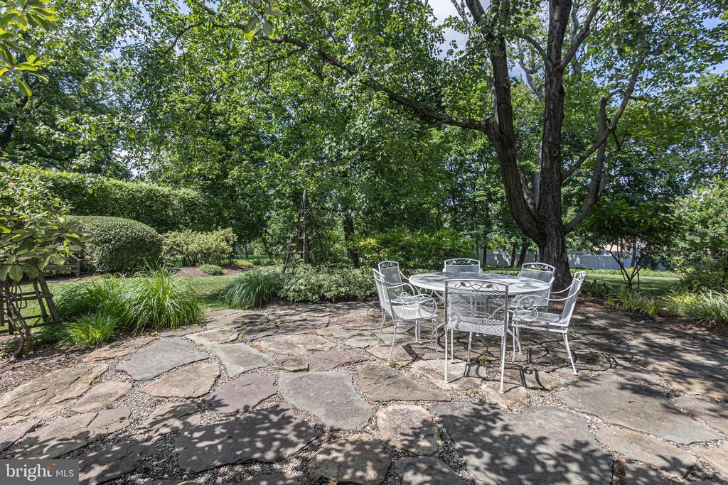 866 WEBER DRIVE