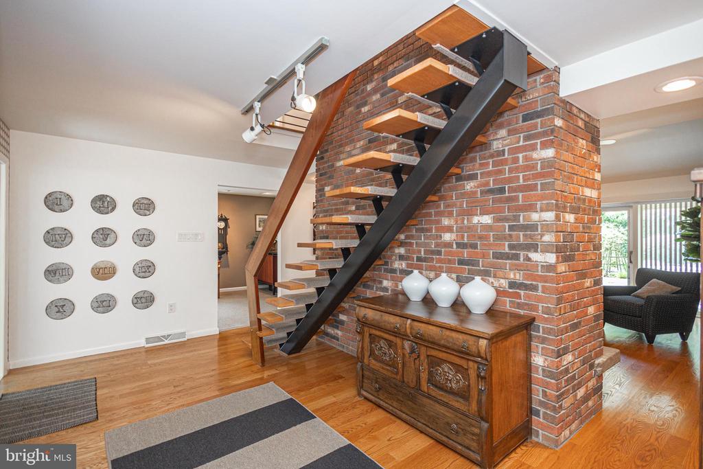 866 WEBER DRIVE