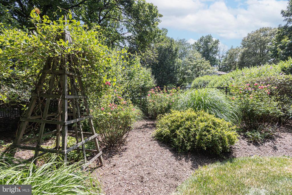 866 WEBER DRIVE