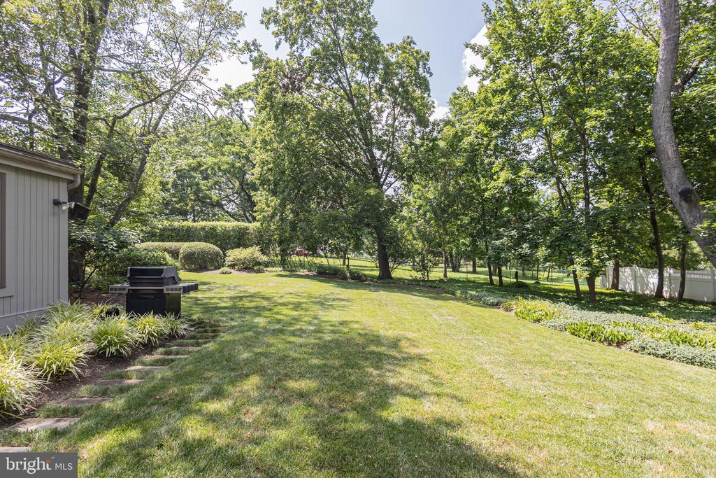 866 WEBER DRIVE