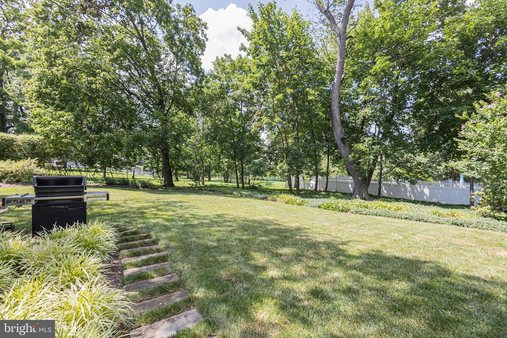 866 WEBER DRIVE