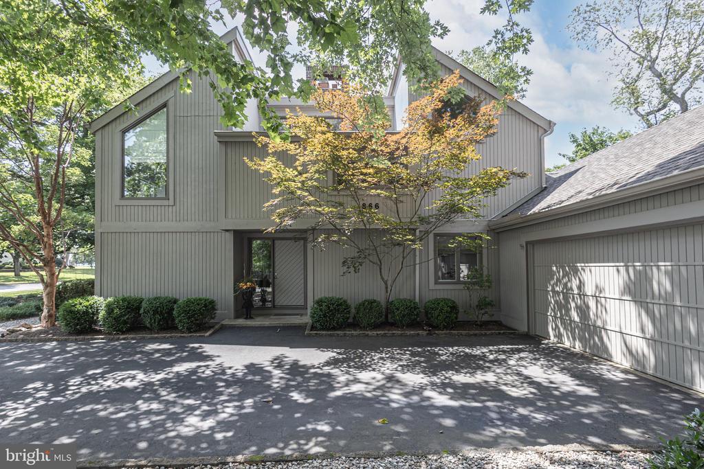 866 WEBER DRIVE