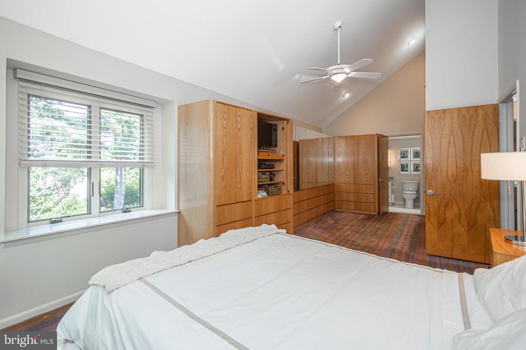 866 WEBER DRIVE