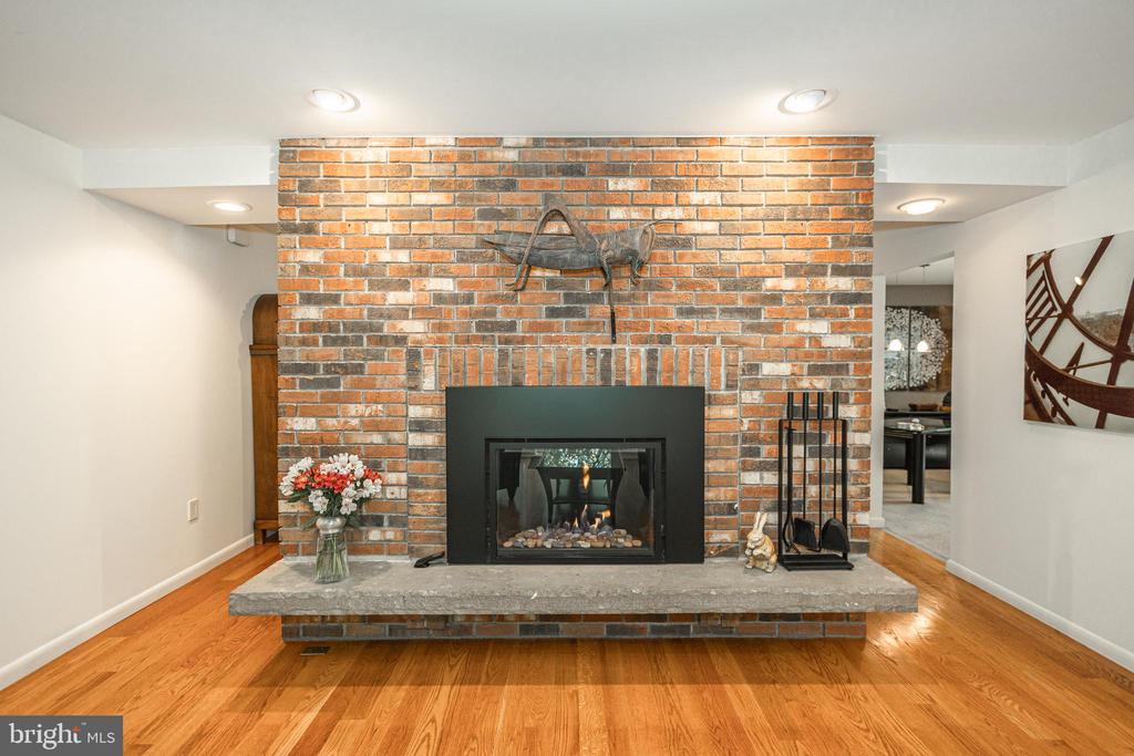 866 WEBER DRIVE