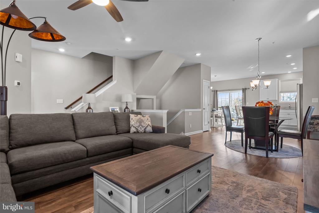 112 EDGEWATER COURT