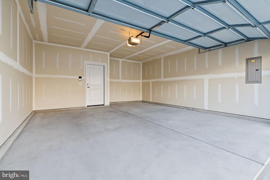 112 EDGEWATER COURT