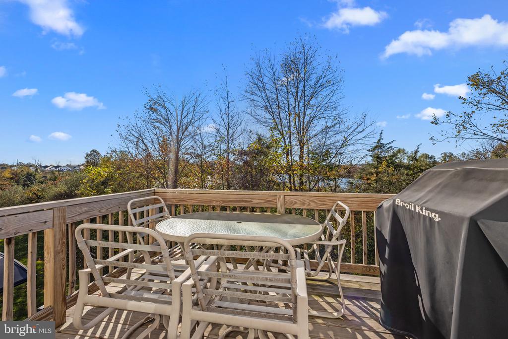 112 EDGEWATER COURT