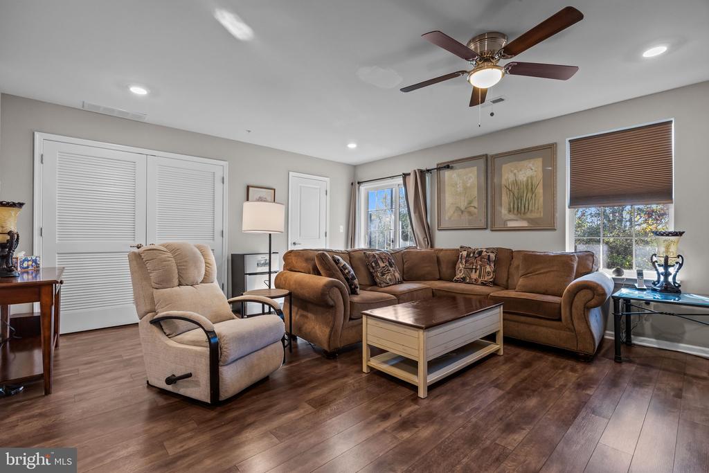 112 EDGEWATER COURT