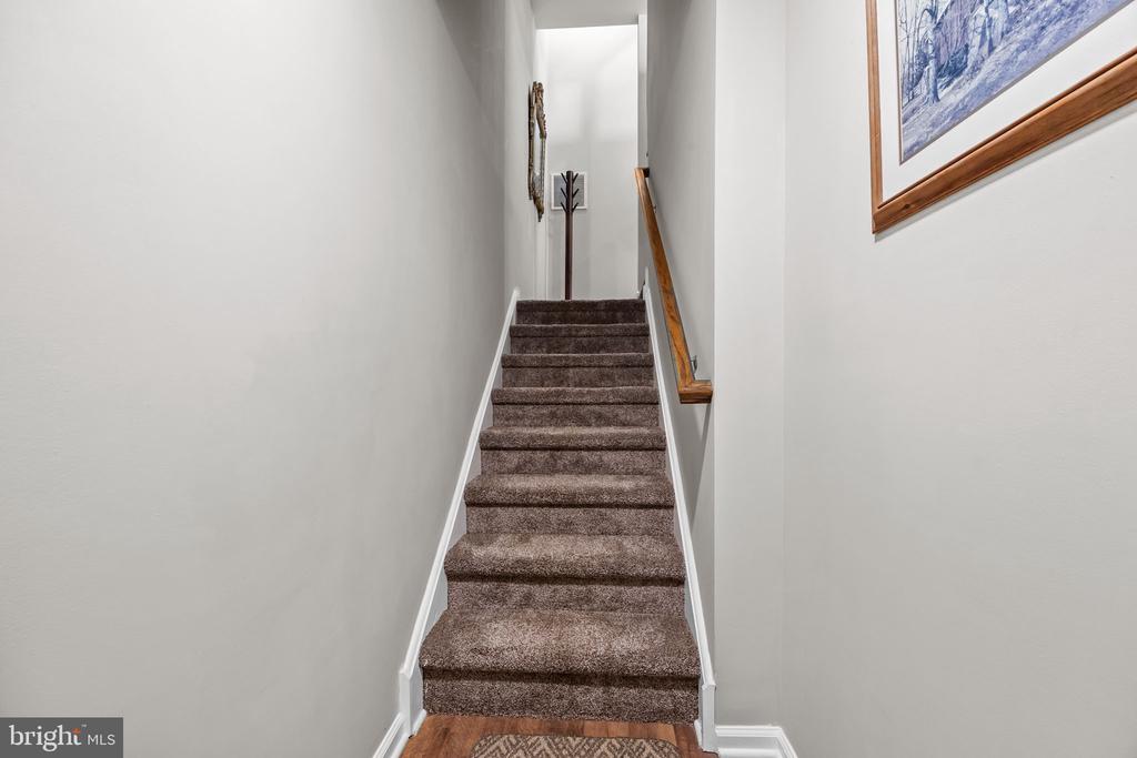 112 EDGEWATER COURT