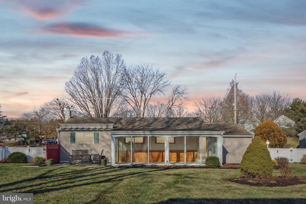 833 VALLEY ROAD