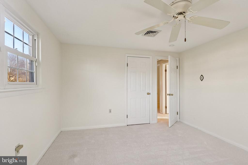833 VALLEY ROAD