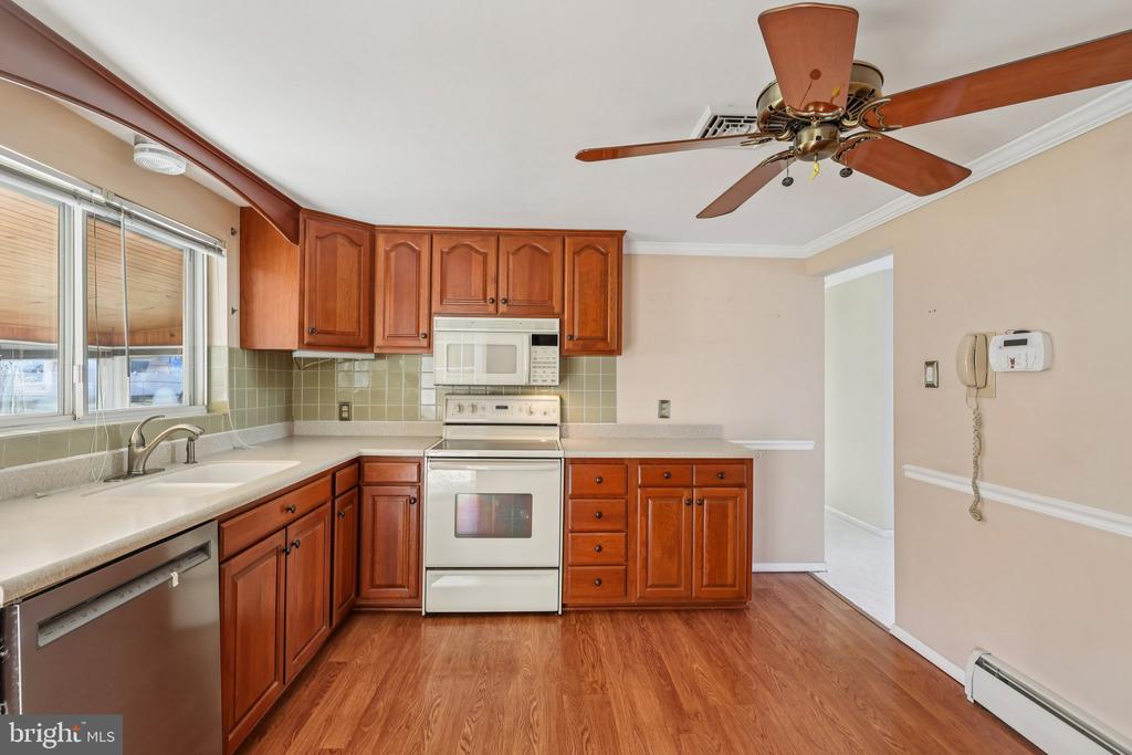 833 VALLEY ROAD
