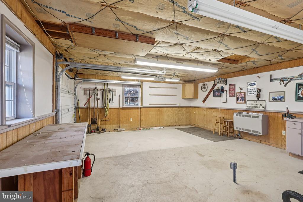 833 VALLEY ROAD