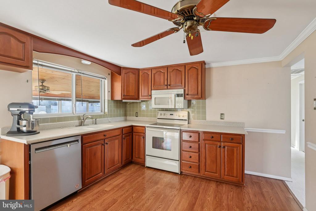 833 VALLEY ROAD