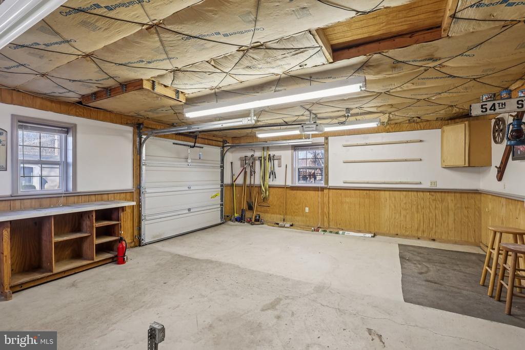 833 VALLEY ROAD