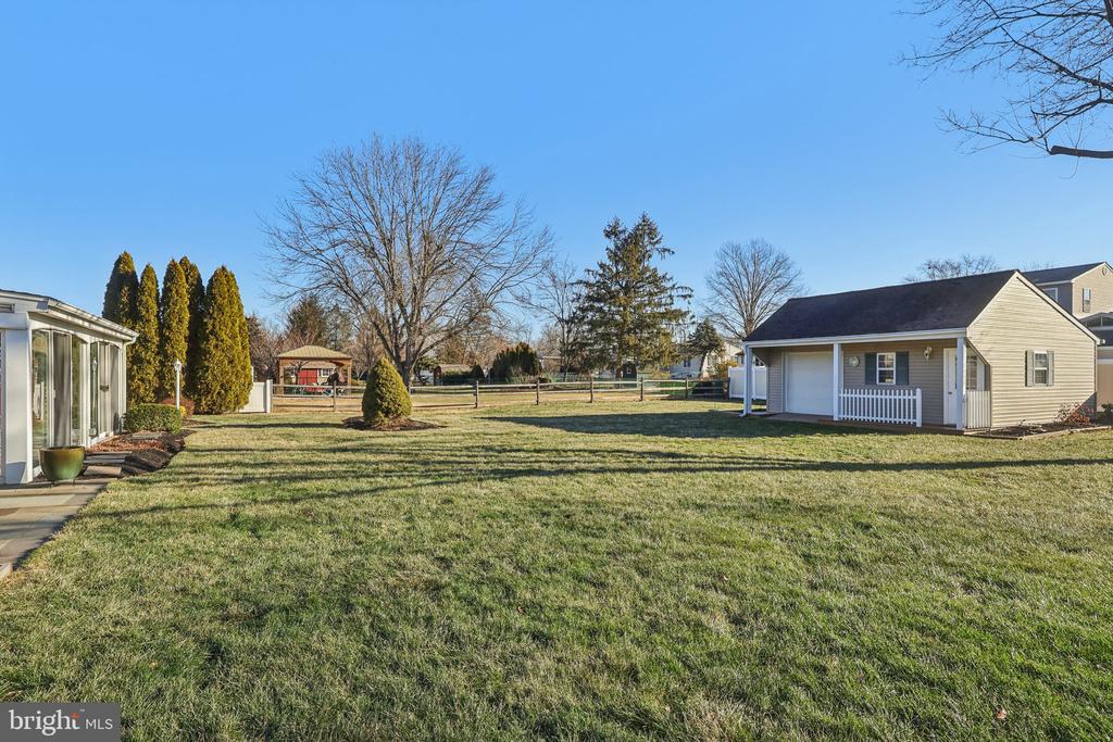 833 VALLEY ROAD