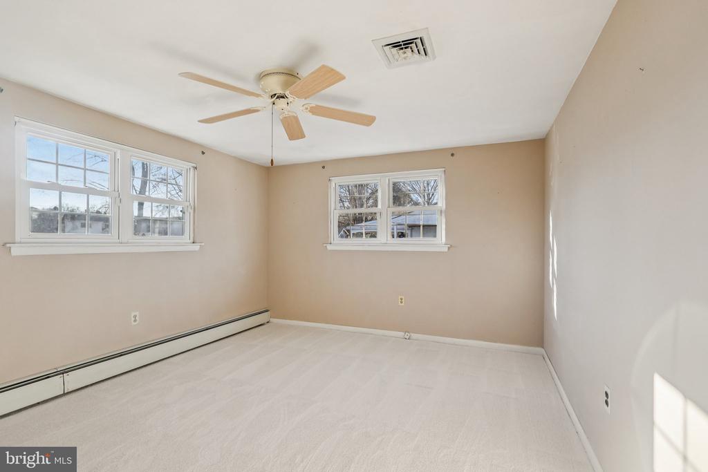 833 VALLEY ROAD