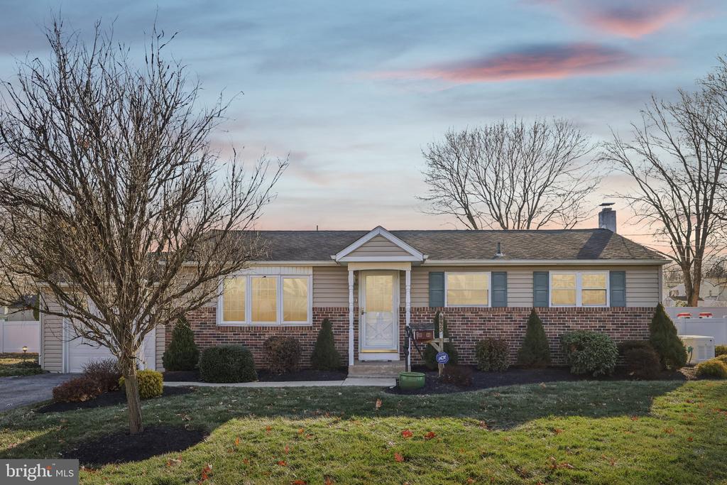 833 VALLEY ROAD