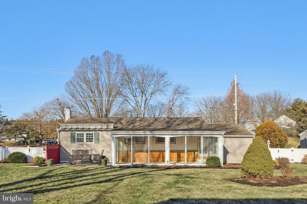 833 VALLEY ROAD
