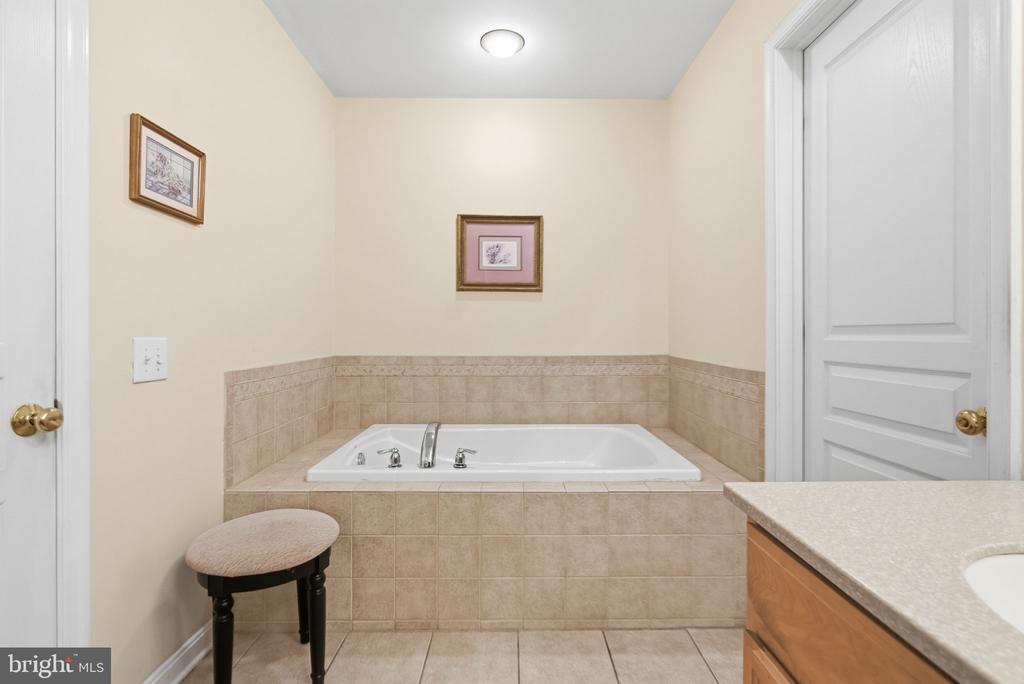 175 PIPERS INN DRIVE
