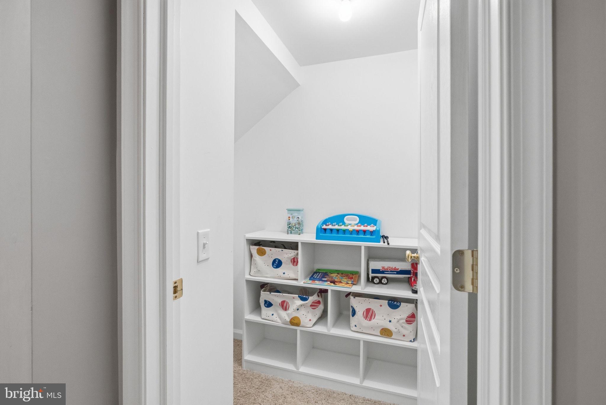 175 PIPERS INN DRIVE