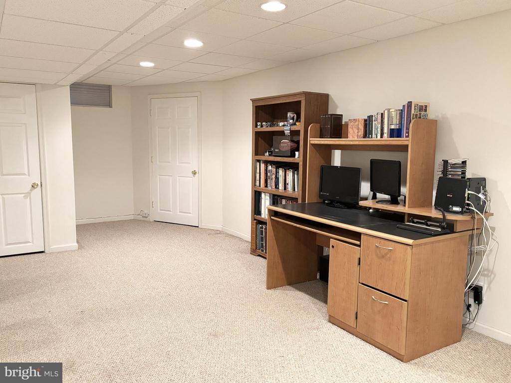 2125 ROBIN DRIVE
