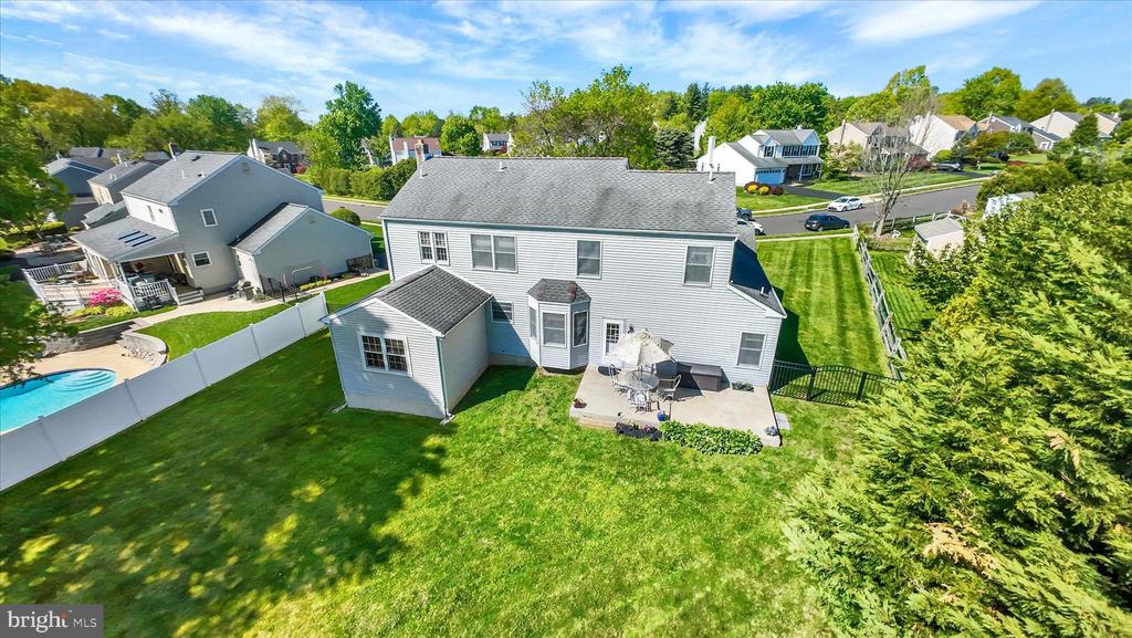 2125 ROBIN DRIVE