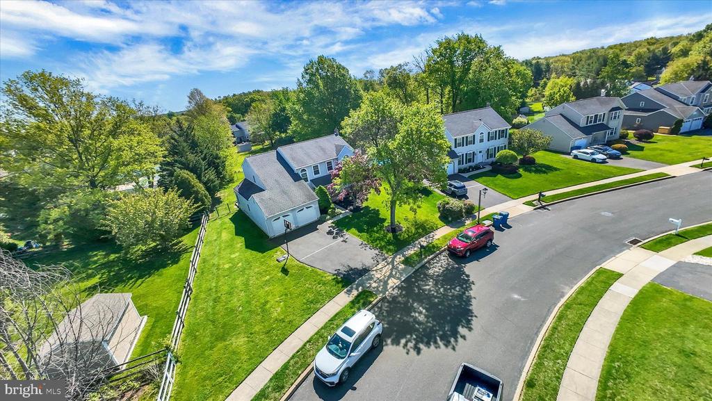 2125 ROBIN DRIVE
