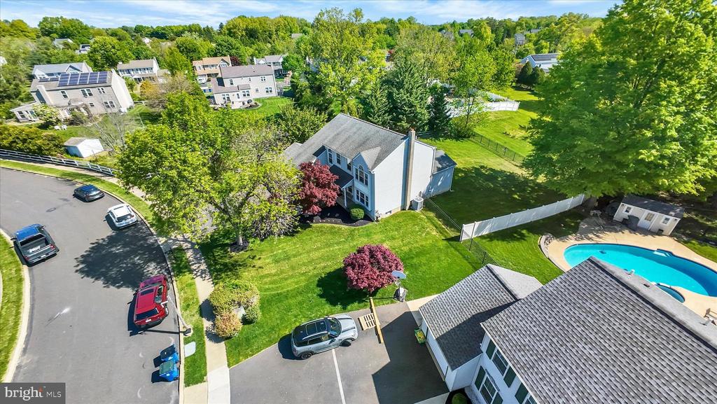 2125 ROBIN DRIVE