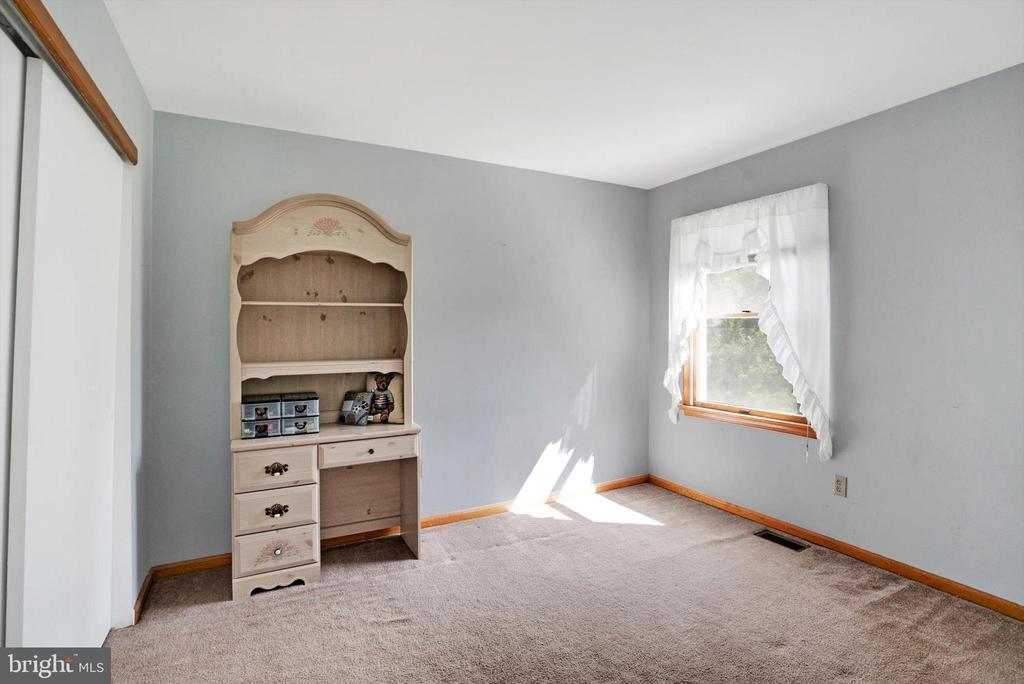2125 ROBIN DRIVE