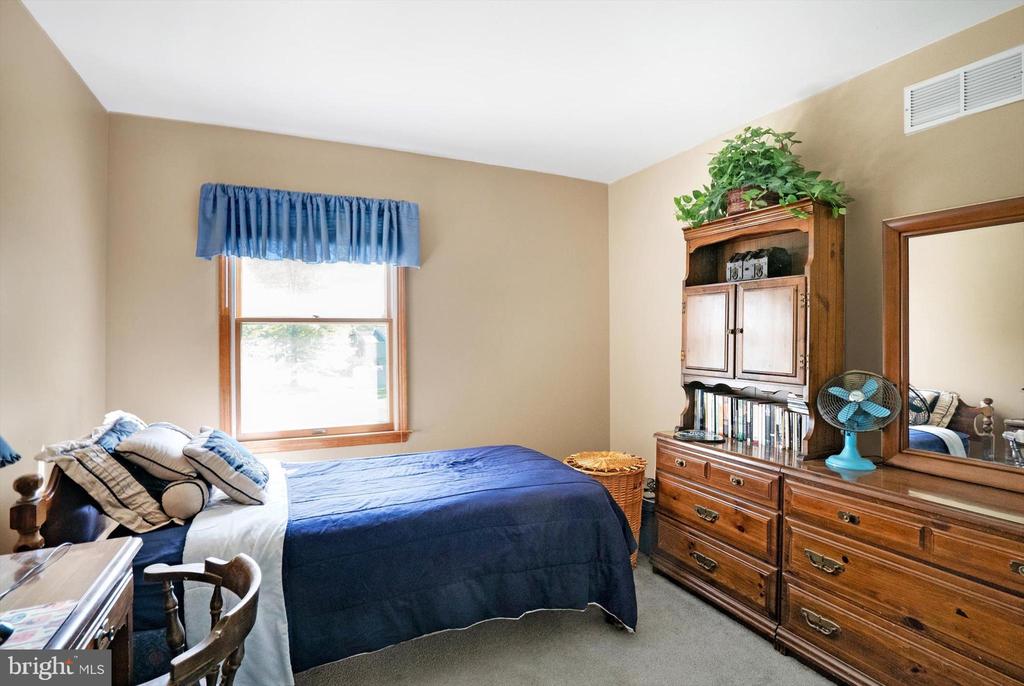 2125 ROBIN DRIVE