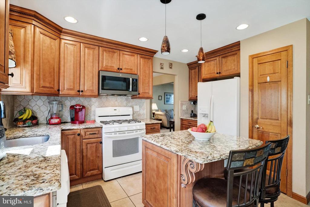 2125 ROBIN DRIVE