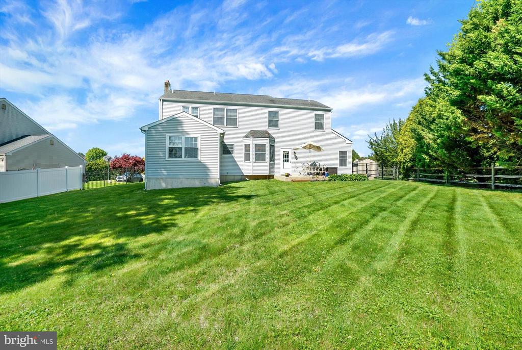 2125 ROBIN DRIVE