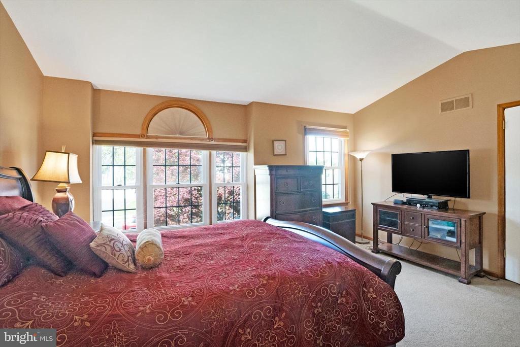 2125 ROBIN DRIVE