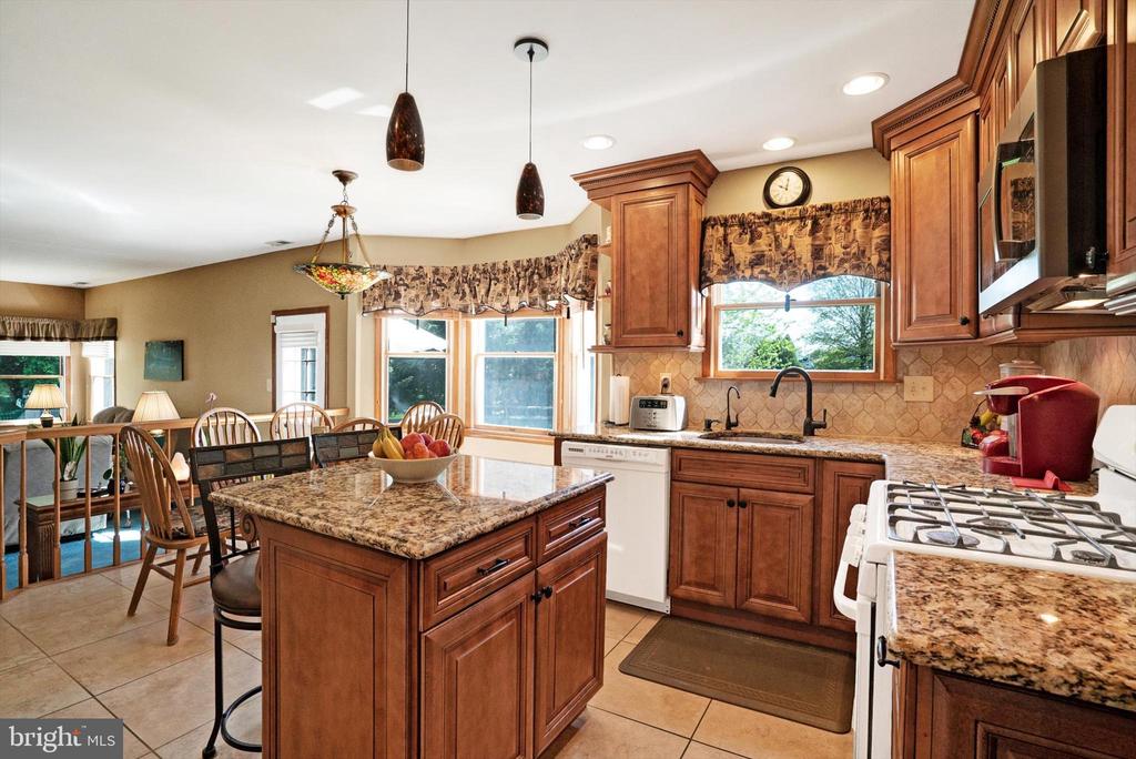 2125 ROBIN DRIVE