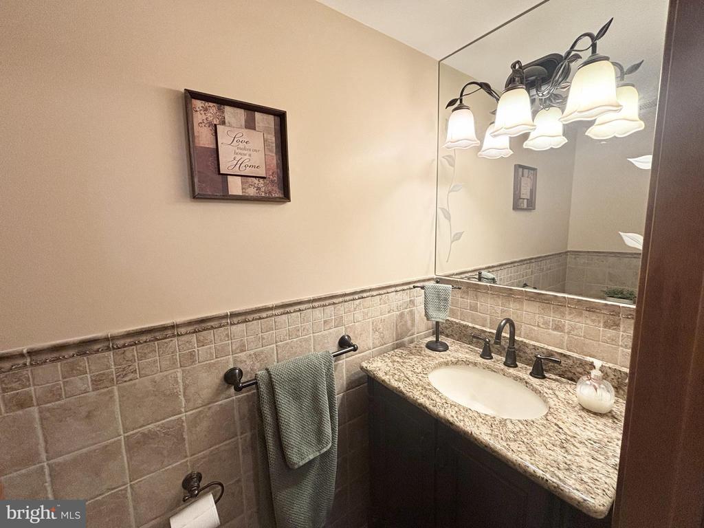 2125 ROBIN DRIVE