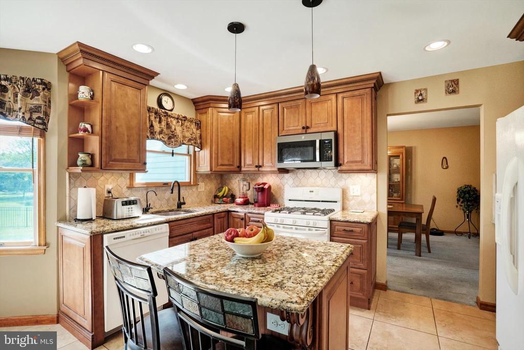 2125 ROBIN DRIVE